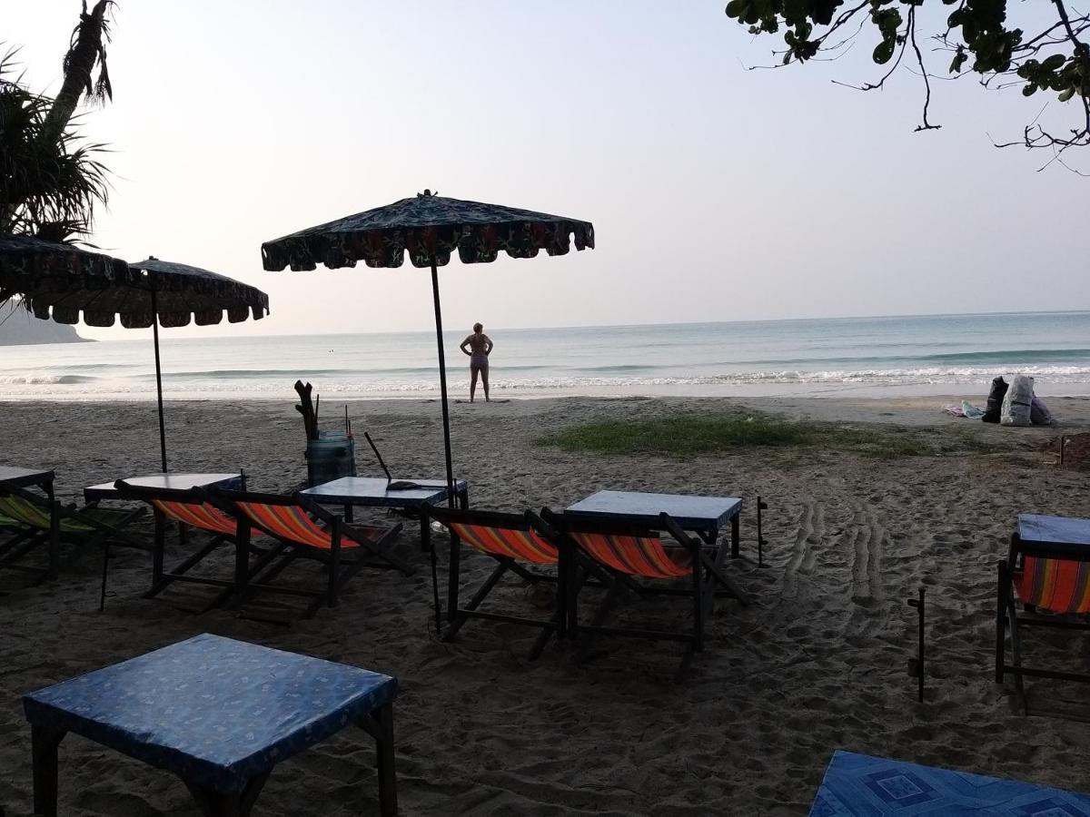 บ้านทะเลอิ่มเอม Bann Talay Im Eimm Banphe Kültér fotó