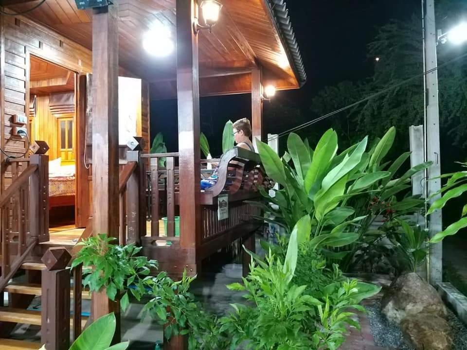 บ้านทะเลอิ่มเอม Bann Talay Im Eimm Banphe Kültér fotó